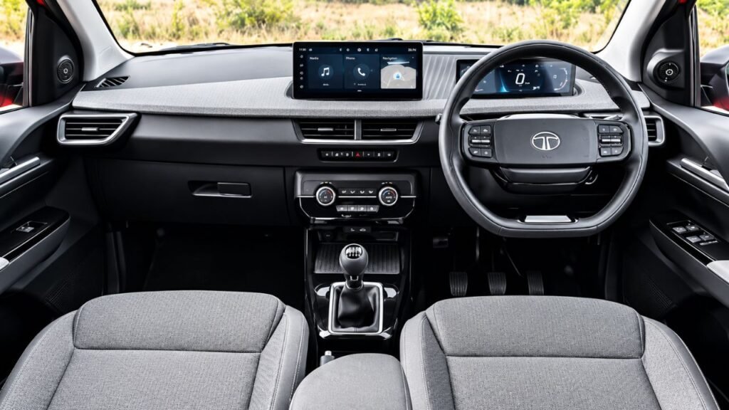 Interior Tata Tiago: Cabin Design and Quality